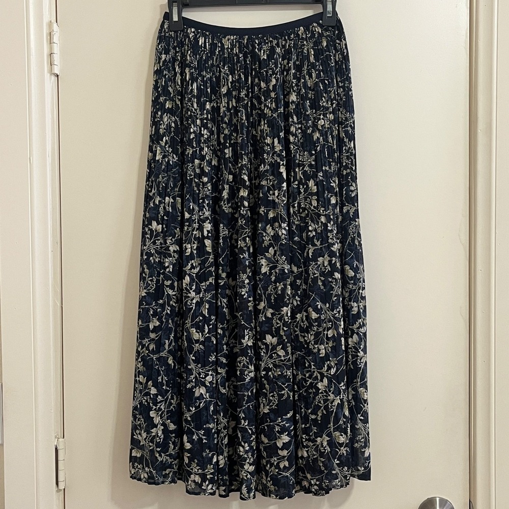 Uniqlo Women Floral Pleated Skirt Medium Whimsigoth Dark Fairy Romantic Timeless